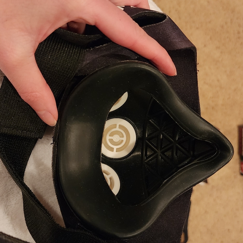 Elevation Training Mask - Picture 4 of 6